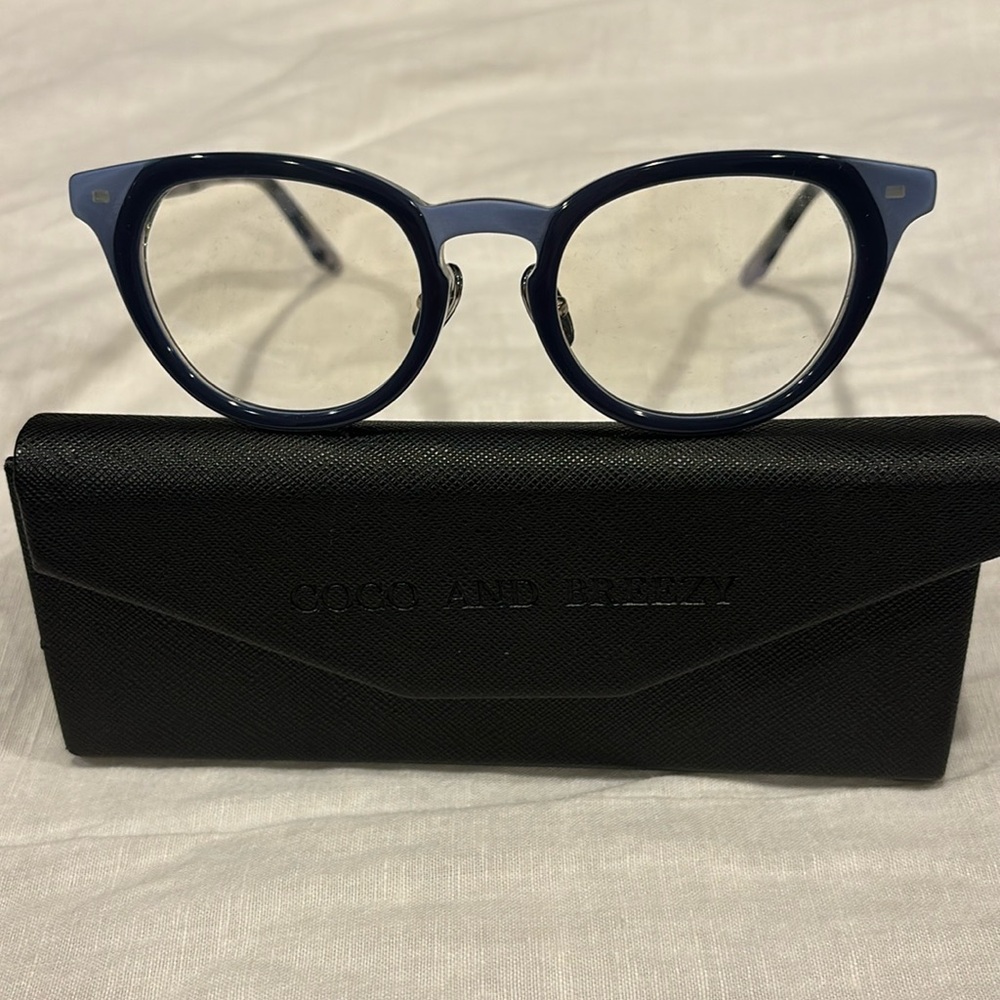 New, never been worn Blue tortoise Coco and Breezy eyewear 46/20